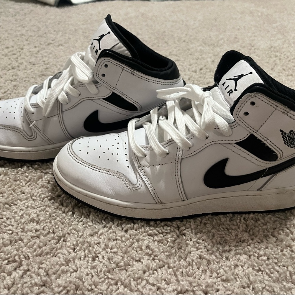 Nike Air Jordan Kids Sneakers in White and Black